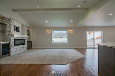 504 S James Ave, East Wenatchee, WA 98802 - photo 7