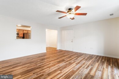 145 Hailey Ln unit F-11, Strasburg, VA 22657 - photo 6