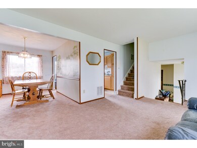 1036 Estates Blvd, Trenton, NJ 08690 - photo 5