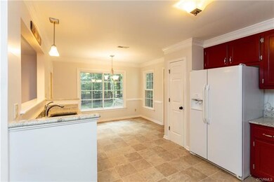 Eat-In Kitchen