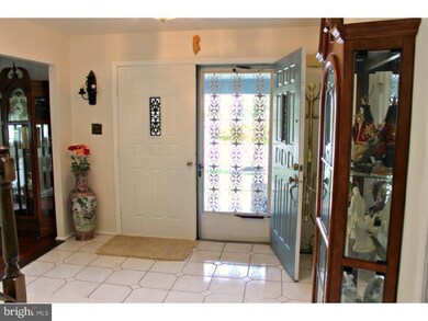 137 Kilburn Dr, Cherry Hill, NJ 08003 - photo 2