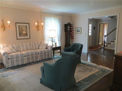 Living room facing entry