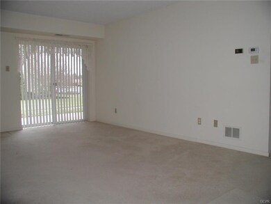 2669 Rolling Green Dr unit E2669, Macungie, PA 18062 - photo 4