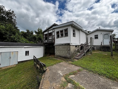 148 N Seminary St, Bloomfield, IN 47424 - photo 2