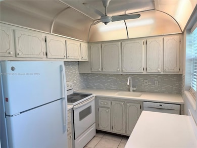 573 Durham U unit 573, Deerfield Beach, FL 33442 - photo 5