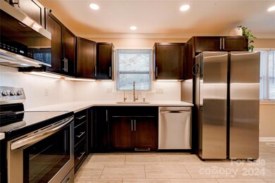 2108 Green Oak Dr, Shelby, NC 28152 - photo 2