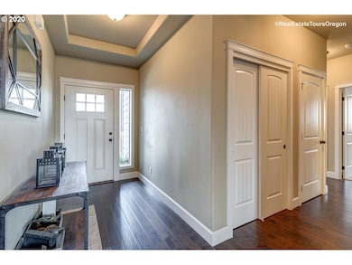 722 E Lincoln St, Carlton, OR 97111 - photo 2