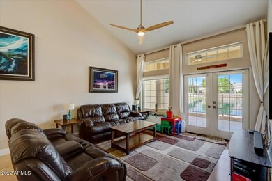 08-W Port Royale Ln-008