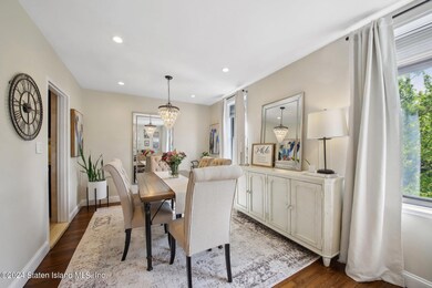 Dining rm