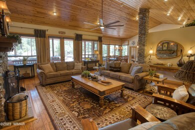 006_Living Room