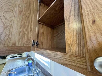 108 Dana Court  cupboards