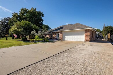 5614 Hondo Dr, Granbury, TX 76049 - photo 3