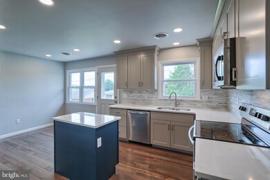 527 Cedar Ave, Hershey, PA 17033 - photo 6