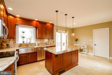 807 Stags Head Rd, Towson, MD 21286 - photo 4