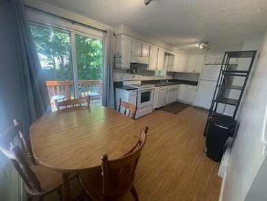 Eat-In Kitchen