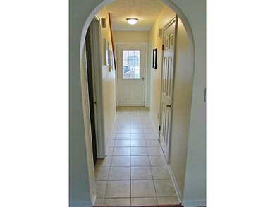 Entry/Foyer.