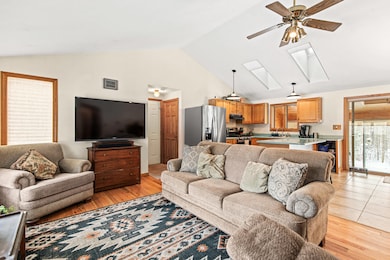 12 starlit way windham-19