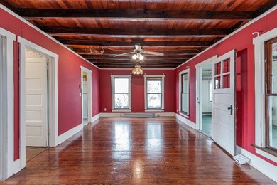 22052 Lake St-32