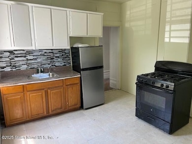 12 Castleton Ave, Staten Island, NY 10301 - photo 3