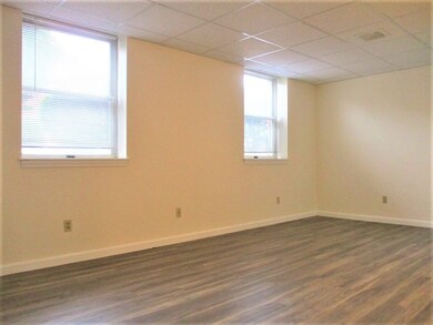 100 Trapelo Rd unit 5, Waltham, MA 02452 - photo 3