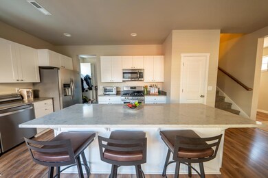 20774 SE Hollis Ln, Bend, OR 97702 - photo 3