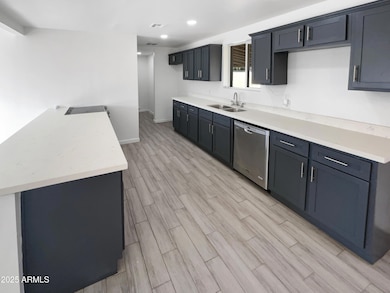 4345 N 47th Dr, Phoenix, AZ 85031 - photo 2