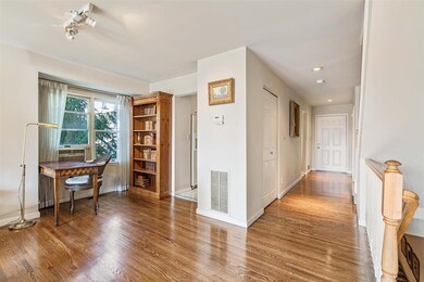100 Panorama Dr unit 100, Edgewater, NJ 07020 - photo 4