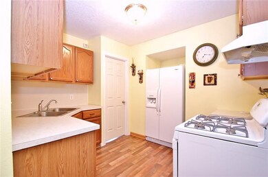 2434 Lyon St, Des Moines, IA 50317 - photo 6