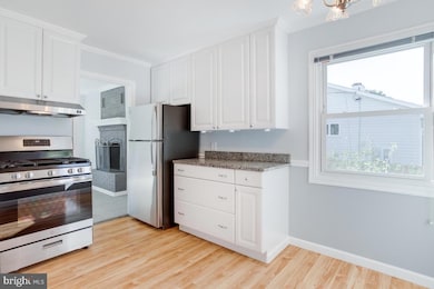 712 Raynor Ave, Catonsville, MD 21228 - photo 4