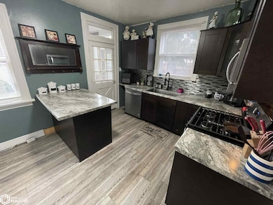 411 N Davis St, Bloomfield, IA 52537 - photo 7