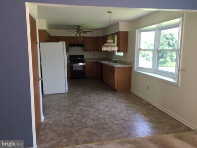 11 Buttonwood Dr, Pilesgrove, NJ 08098 - photo 5