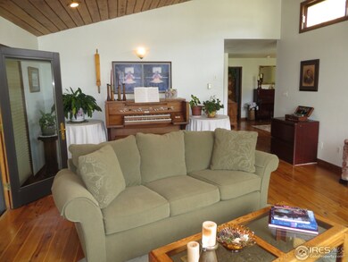 4 - Living Room (2)