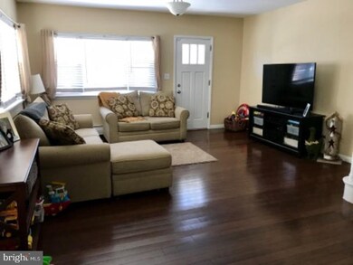 1237 W Arch St, Coal Township, PA 17866 - photo 3