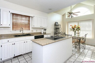lots of counter space in the kitchen