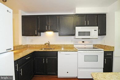 11905 Crosswind Ct, Reston, VA 20194 - photo 6