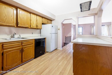 177 Lamped Loop unit A46, Staten Island, NY 10314 - photo 5