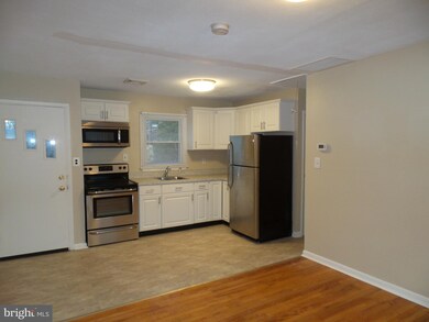 101 E Linden St, Clayton, NJ 08312 - photo 4