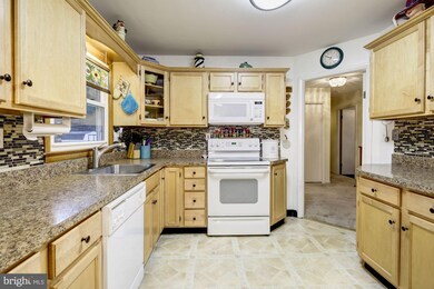 5833 Melville Rd, Sykesville, MD 21784 - photo 7