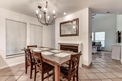 Dining room with seatin for 6