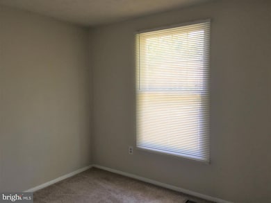 3805 Evans Trail Ct, Beltsville, MD 20705 - photo 4