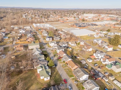 224 Lagrange St, Pulaski, VA 24301 - photo 3