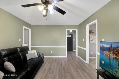 513 W Springhill Terrace, Jacksonville, NC 28546 - photo 7