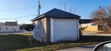 218 N Jefferson St, Berne, IN 46711 - photo 5