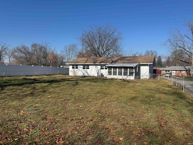 713 North St, Syracuse, IN 46567 - photo 2