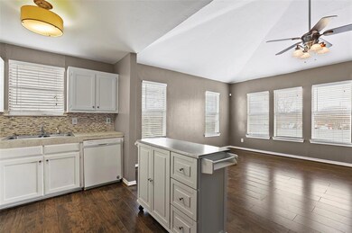 5803 Tremont St unit E, Dallas, TX 75214 - photo 5