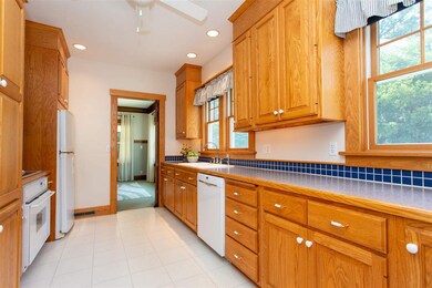 2105 Rownd St, Cedar Falls, IA 50613 - photo 6