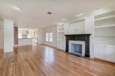 1633 W Main St, Houston, TX 77006 - photo 4