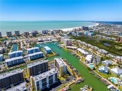 The best Hibiscus Pointe location could be yours!