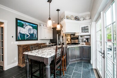 breakfast  bar
