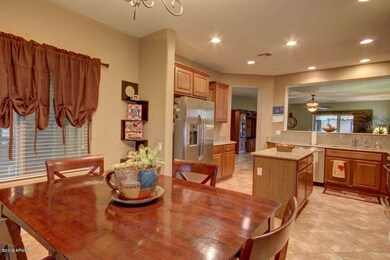 Eat-in Kitchen